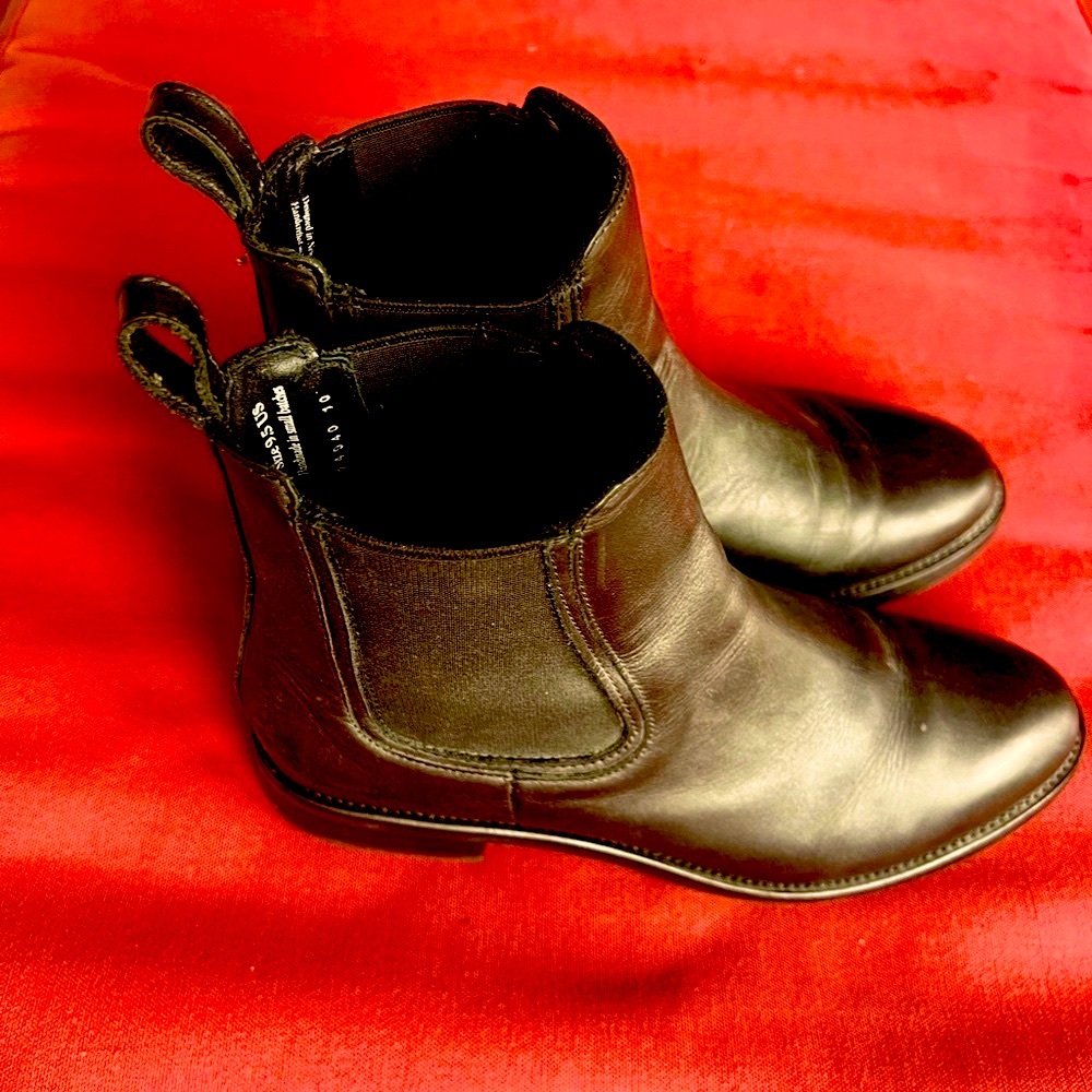 Thursday Boot Company Duchess Woman Chelsea Boot
